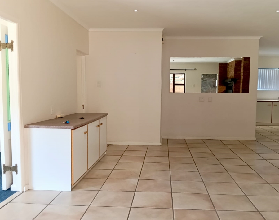 To Let 4 Bedroom Property for Rent in Vermont Western Cape